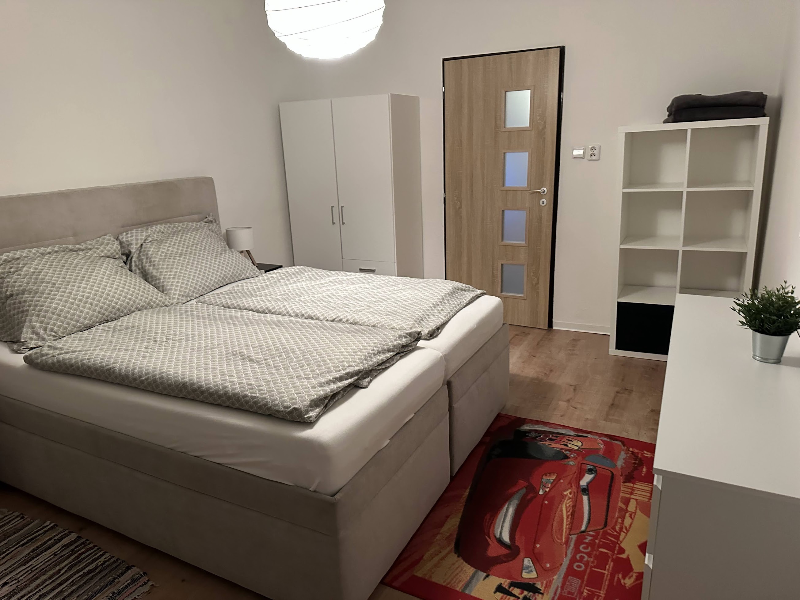 Ložnice apartmánu — druhý pohled